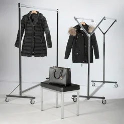 Doppelter Schwerlast-Kleiderständer Mit Rollen