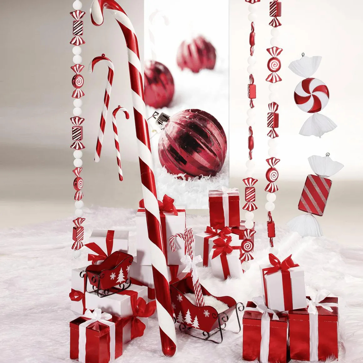 Schwer Entflammbarer Stoffbanner "Rote Weihnachtskugeln Im Schnee" Aus Fahnenstoff 75 X 180 Cm